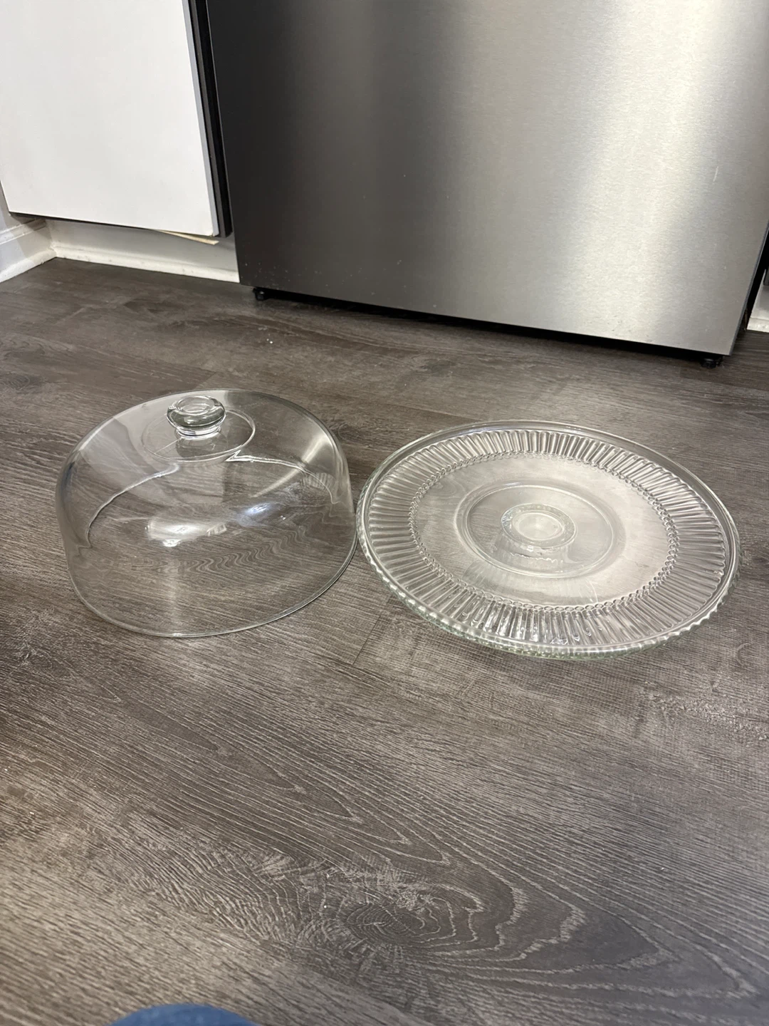 Glass Cake Stand with Dome Lid - photo 2