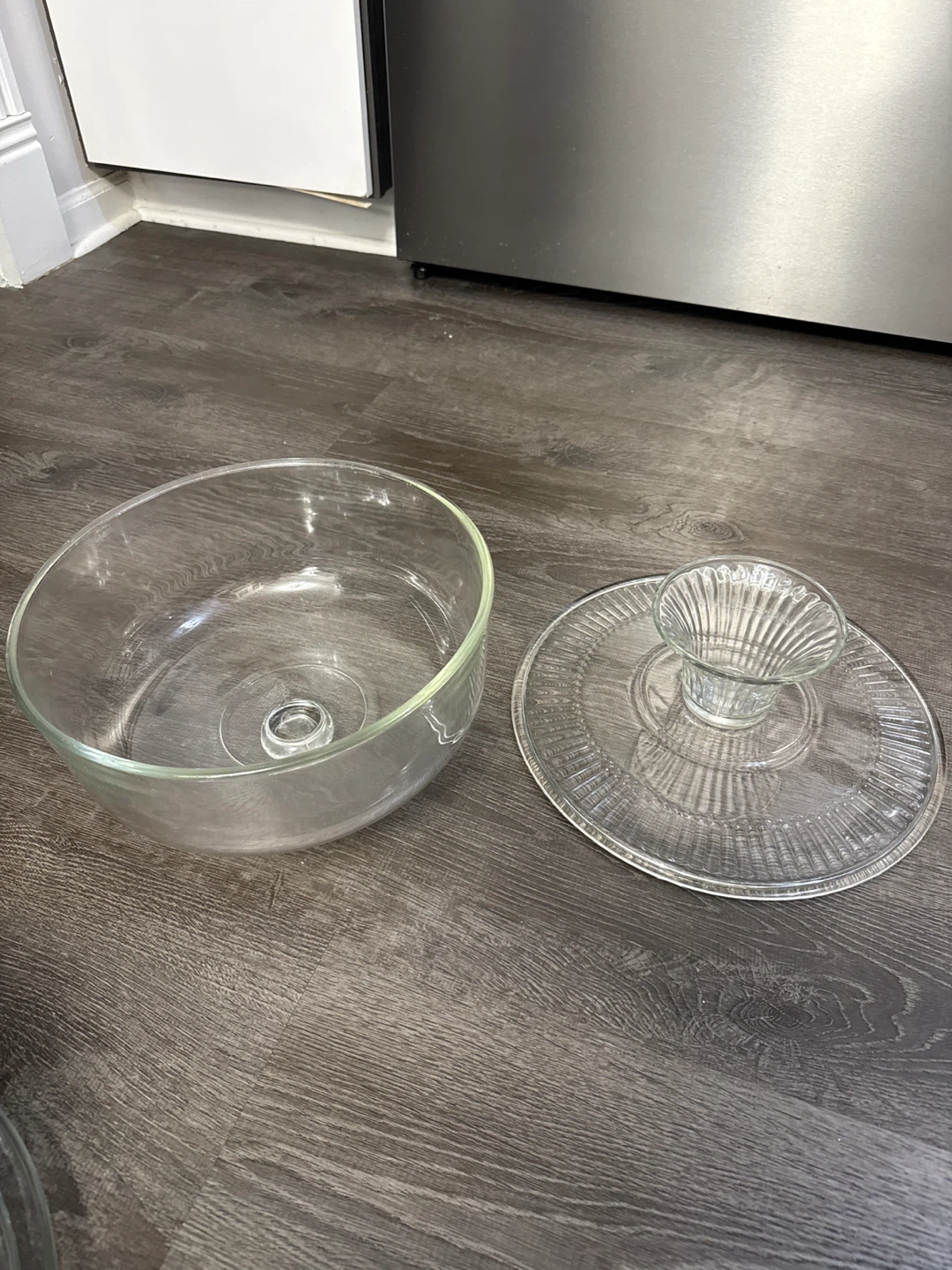 Glass Cake Stand with Dome Lid - photo 4