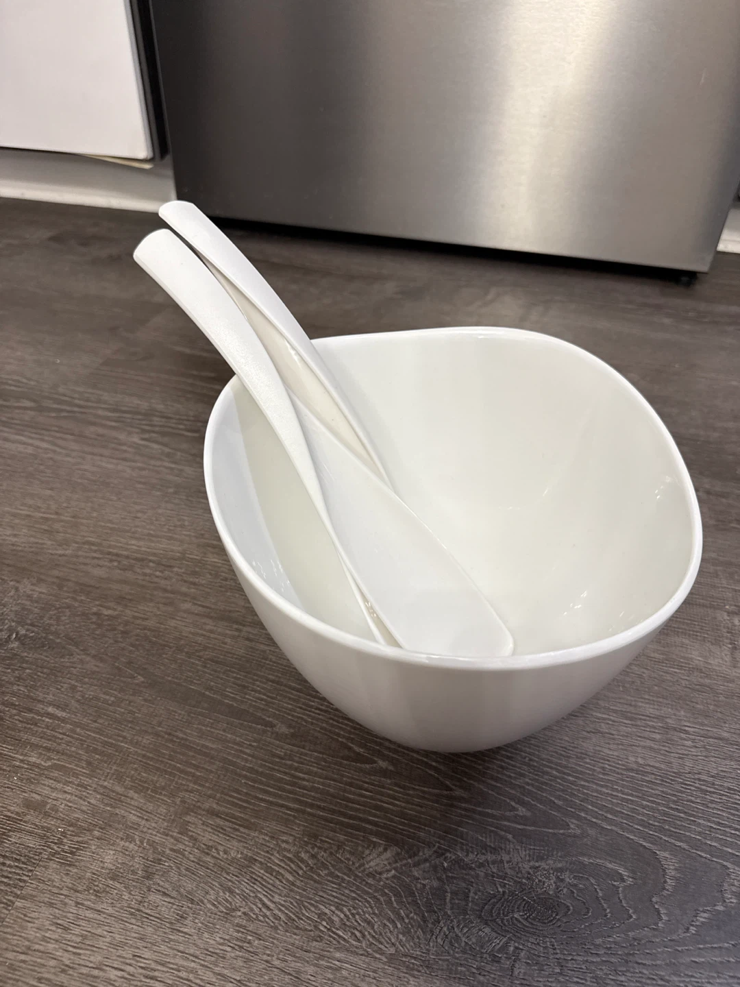 WOVO White Salad Bowl with Serving Spoons