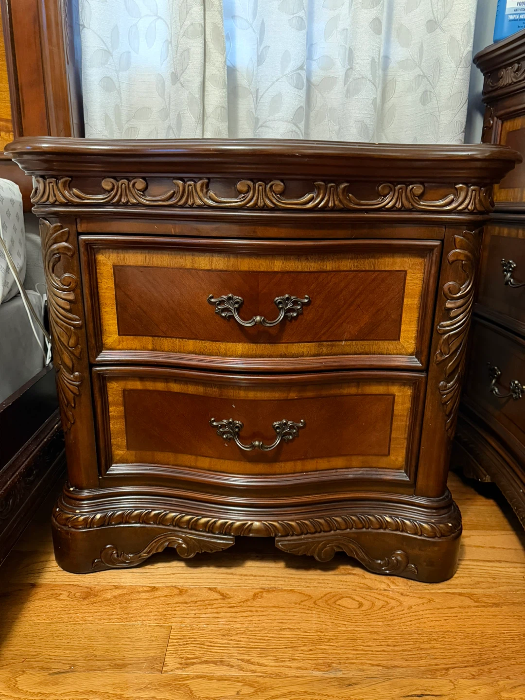 Wood Nightstand with 2 Drawers