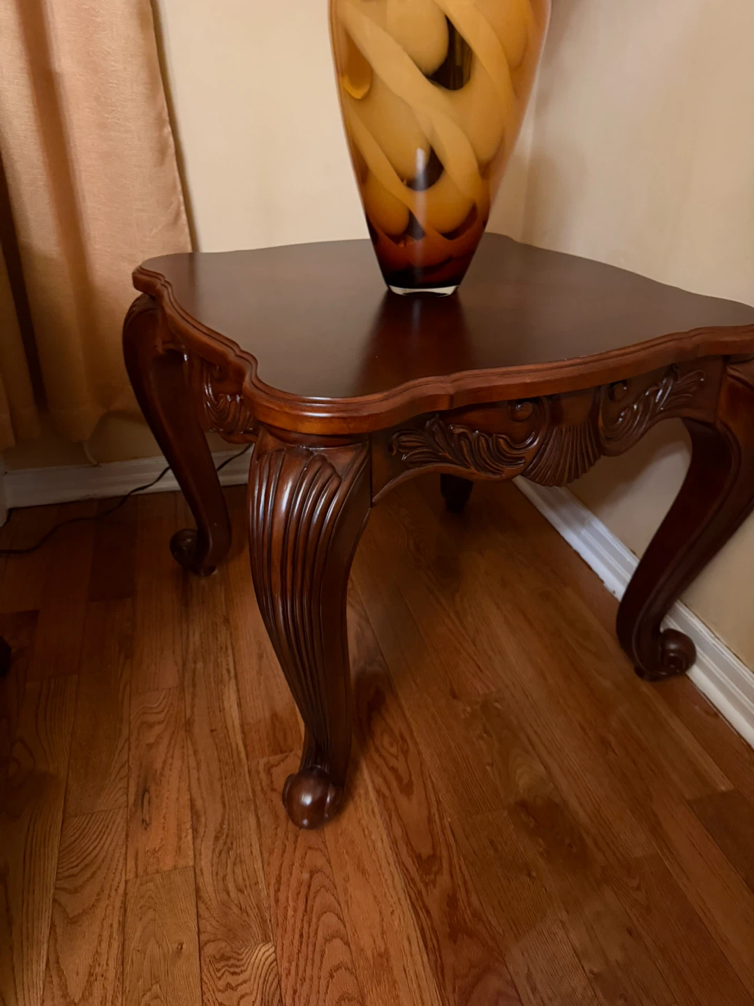 Wooden End Table with Ornate Legs - photo 2