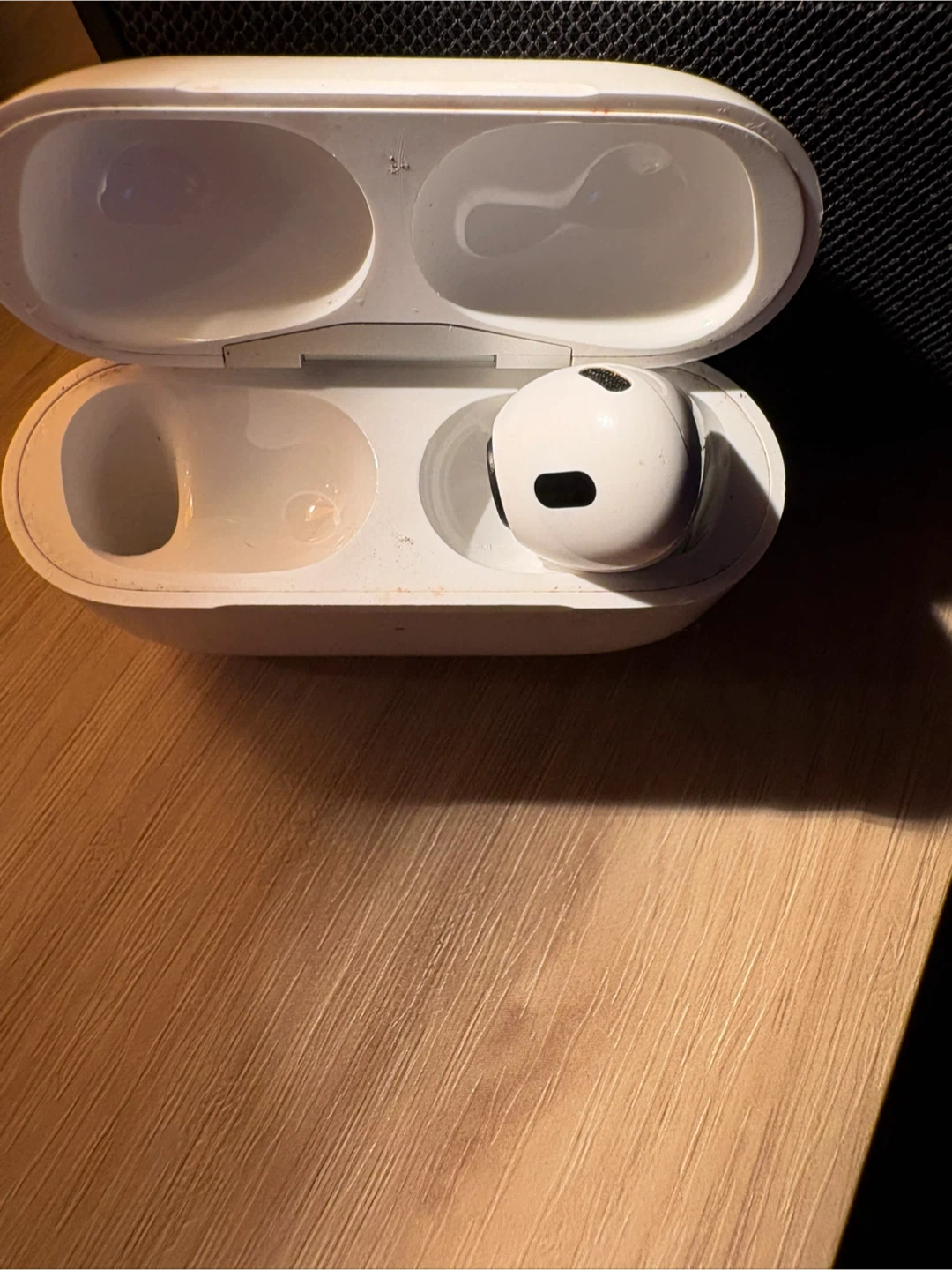 Apple AirPods 1 Pro - photo 3