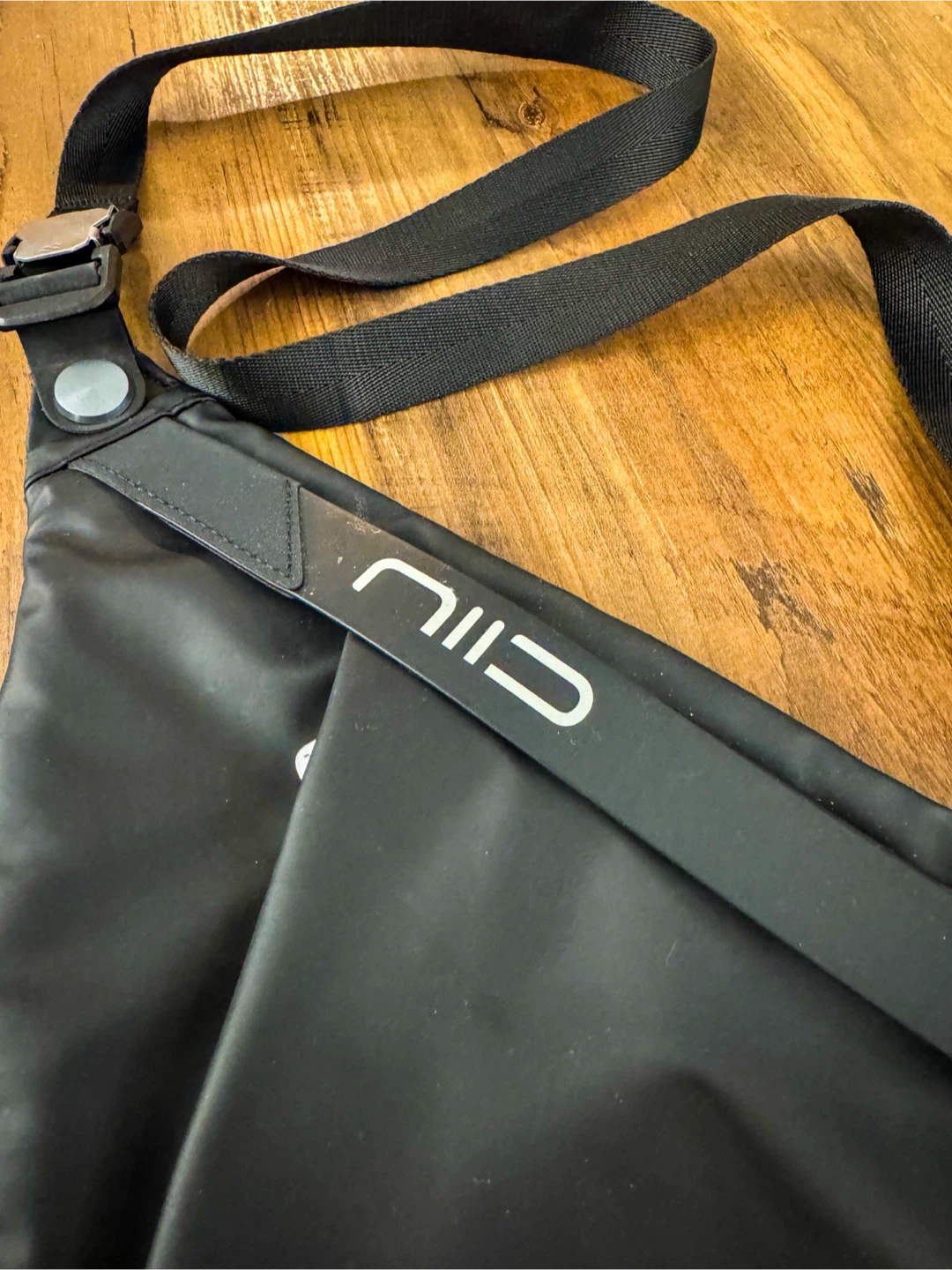 NIID Fino F4 Sling Bag - Lightweight & Slim - photo 3