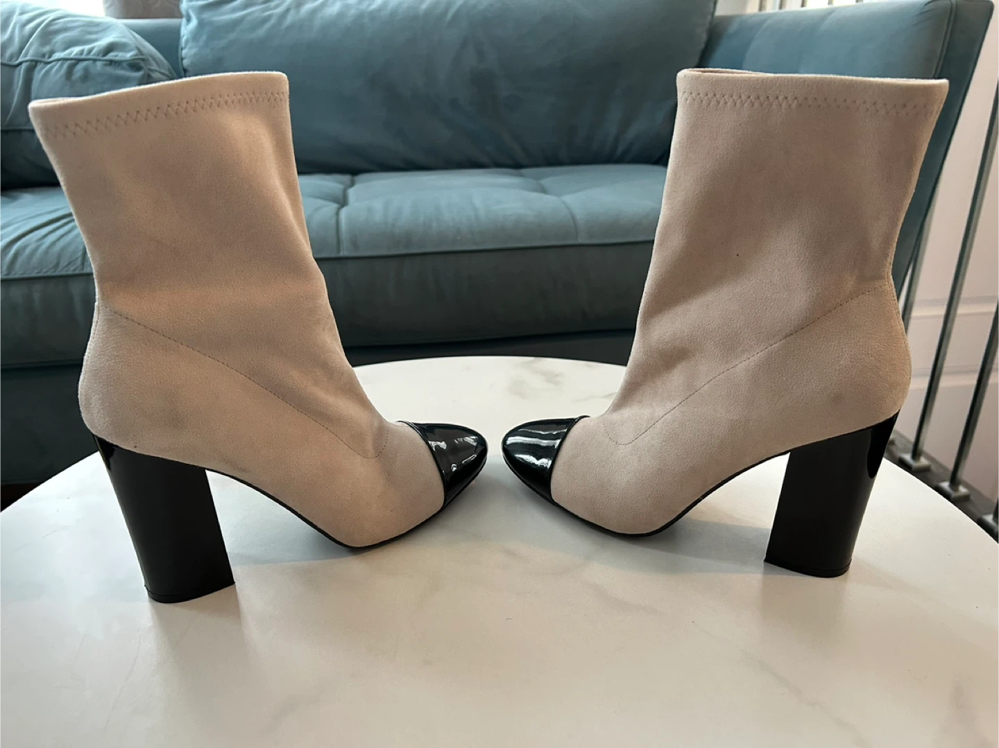 NEW! Guess Beige & Black Heel Boots - Size 7.5 - photo 3