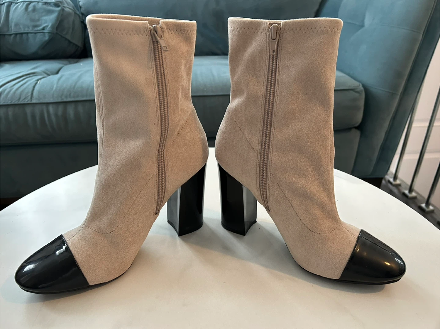 NEW! Guess Beige & Black Heel Boots - Size 7.5 - photo 2