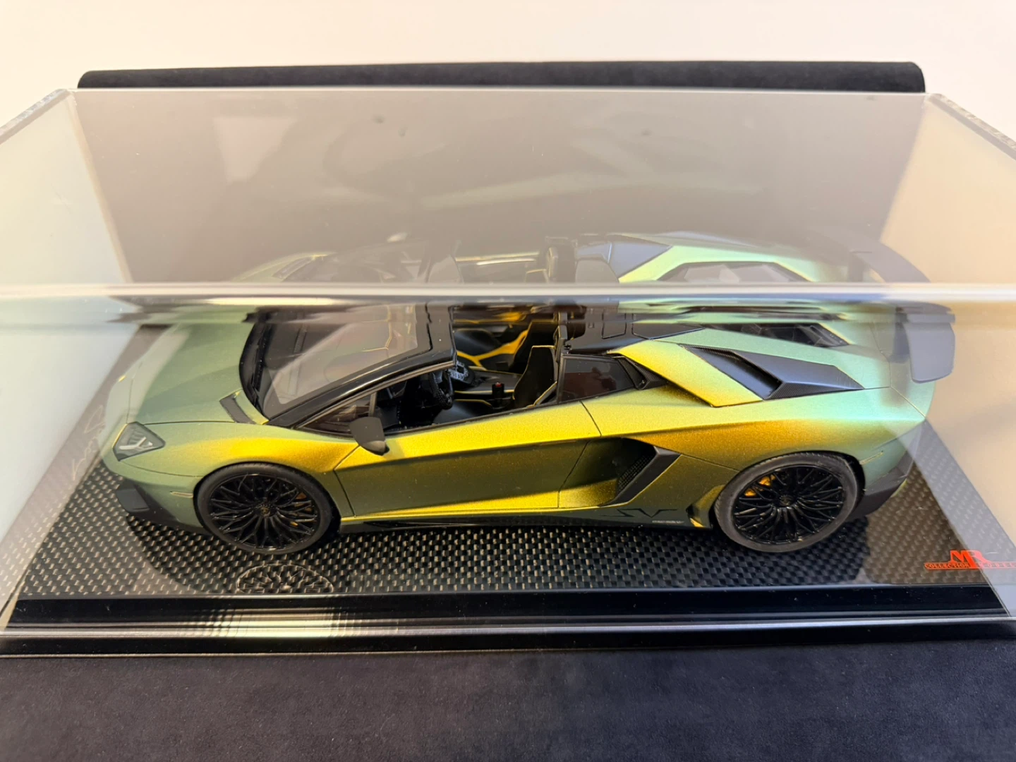 For Sale – Brand New Lamborghini Aventador SV Roadster 1:18