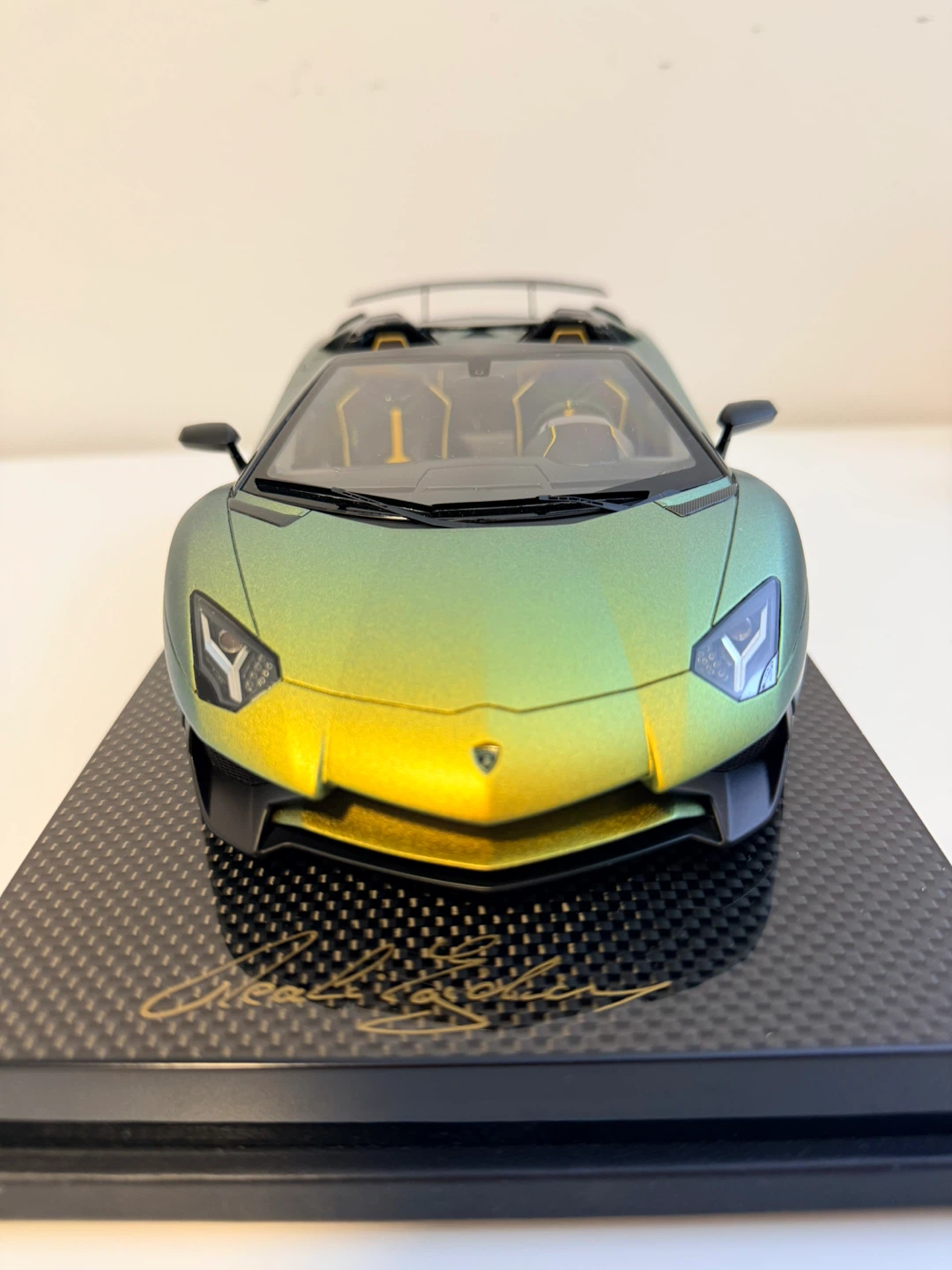 For Sale – Brand New Lamborghini Aventador SV Roadster 1:18 - photo 5