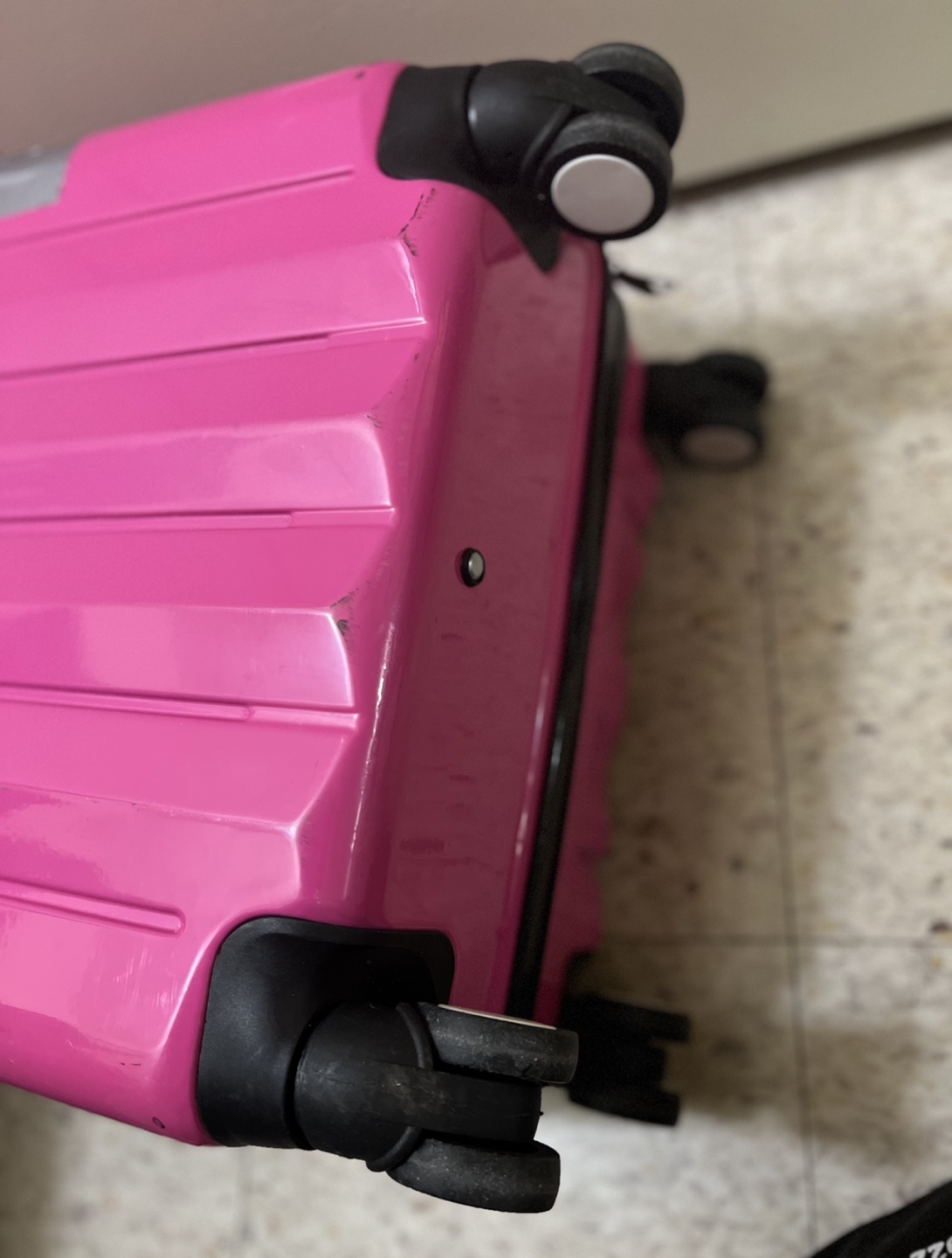 Pink Hardside Suitcase - photo 5