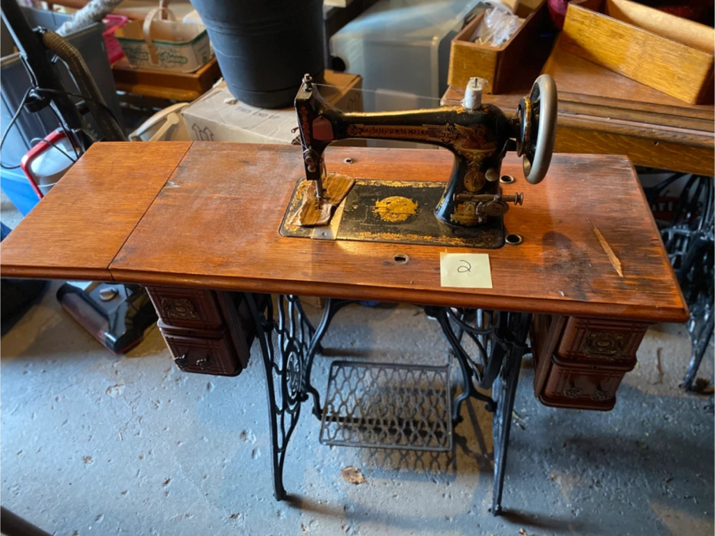 Antique Singer Sewing Machine with Table - photo 3