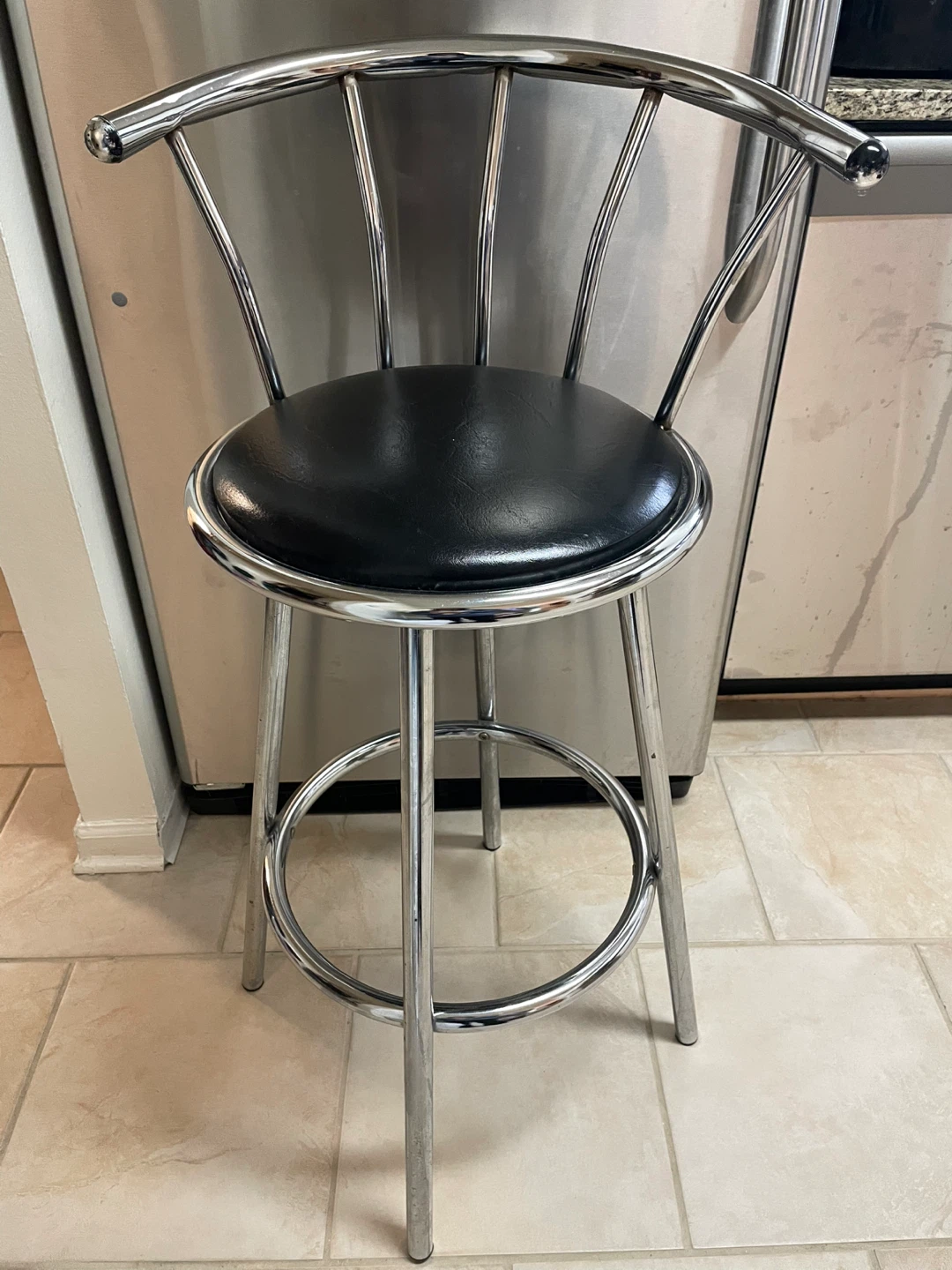Counter height stool with Black Seat (Set of 1)