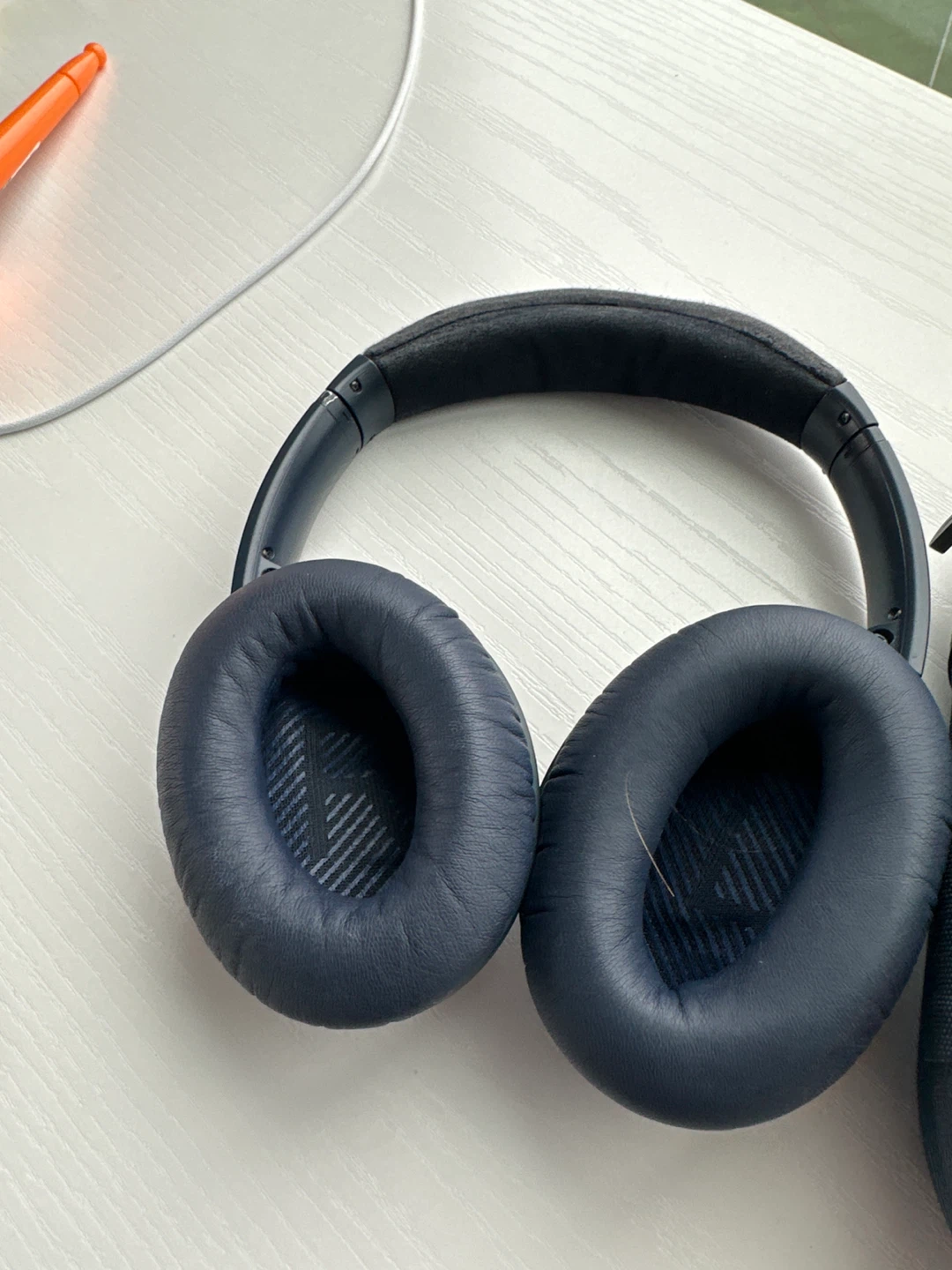 Bose QuietComfort 35 II Limited Edition Headphones - photo 2