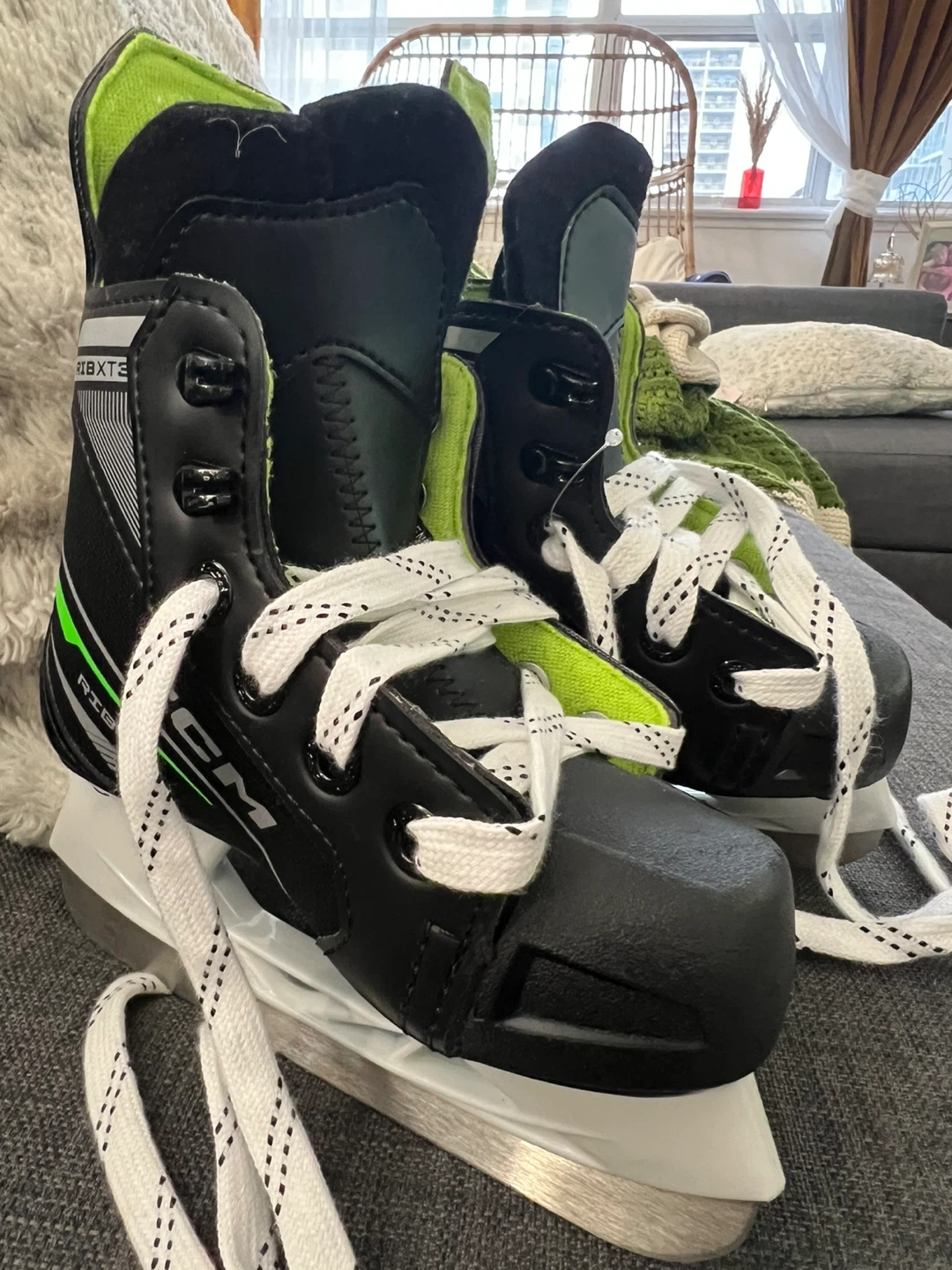 Kids-Ice Skates CCM Ribcor size 8 - photo 2