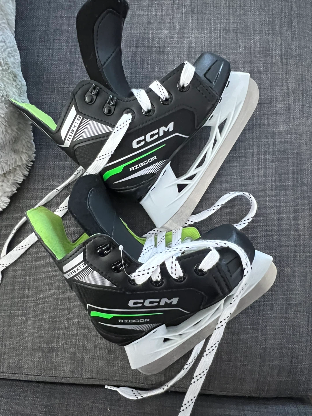 Kids-Ice Skates CCM Ribcor size 8 - photo 3