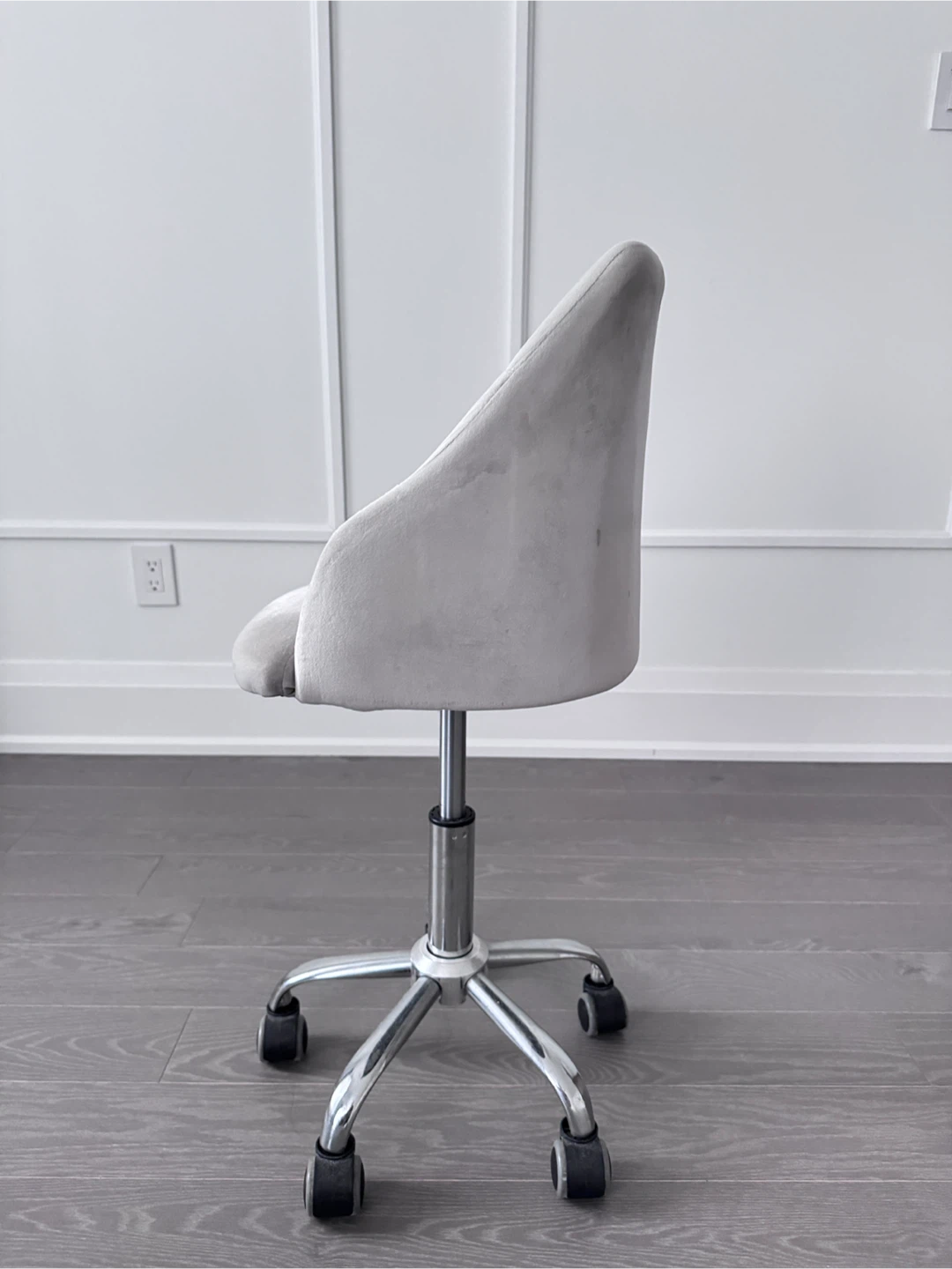 Grey Velvet Swivel Chair Small - photo 3