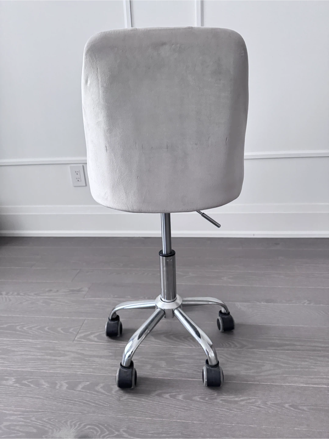Grey Velvet Swivel Chair Small - photo 2