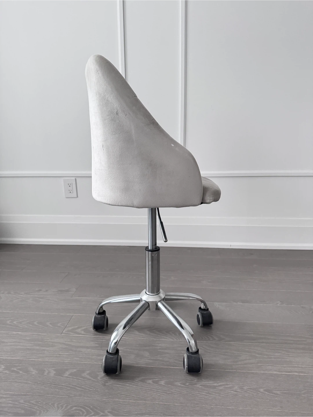 Grey Velvet Swivel Chair Small - photo 4