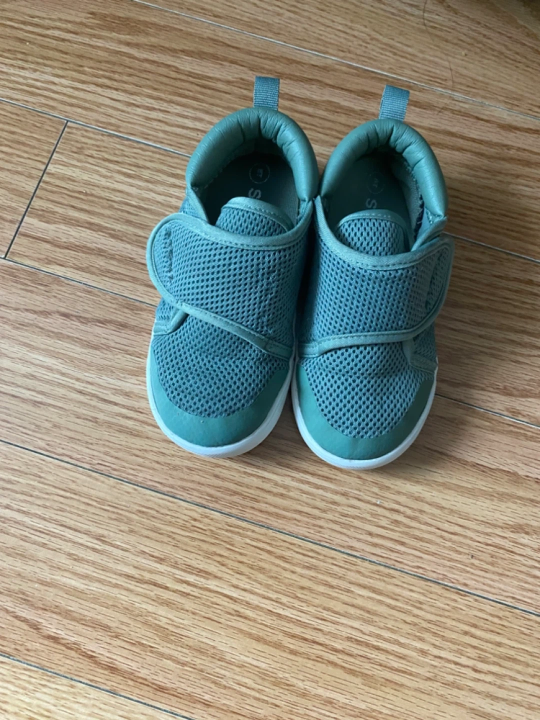 STONZ Kids' Shoes - Like New. Size 8
