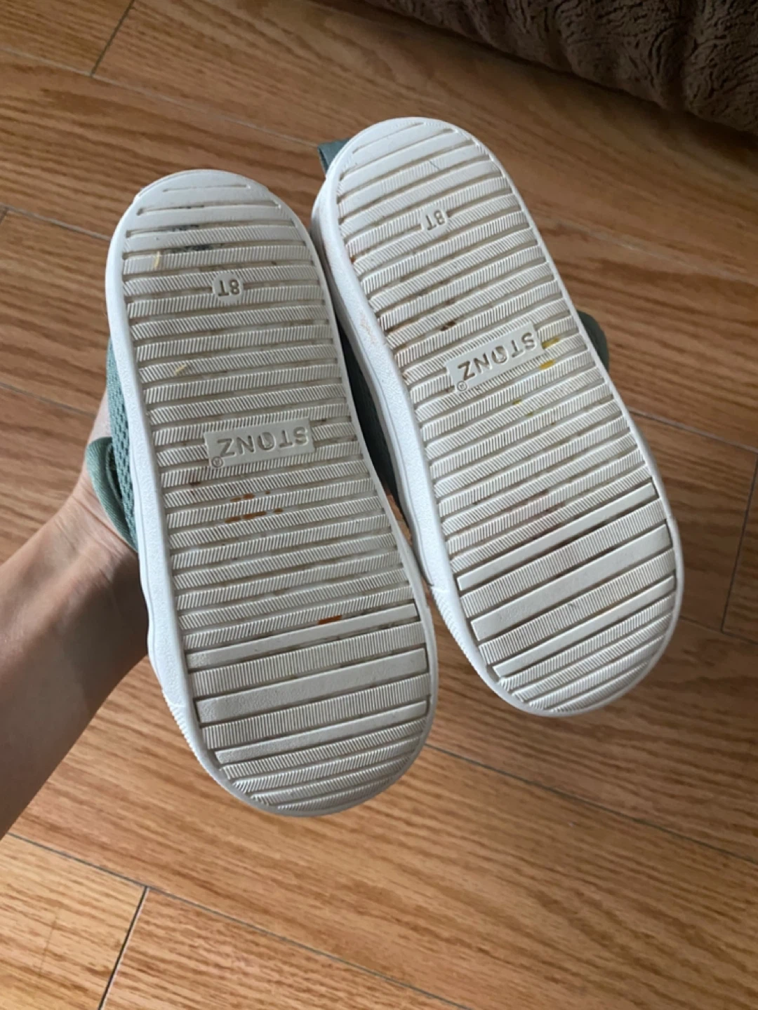 STONZ Kids' Shoes - Like New. Size 8 - photo 3