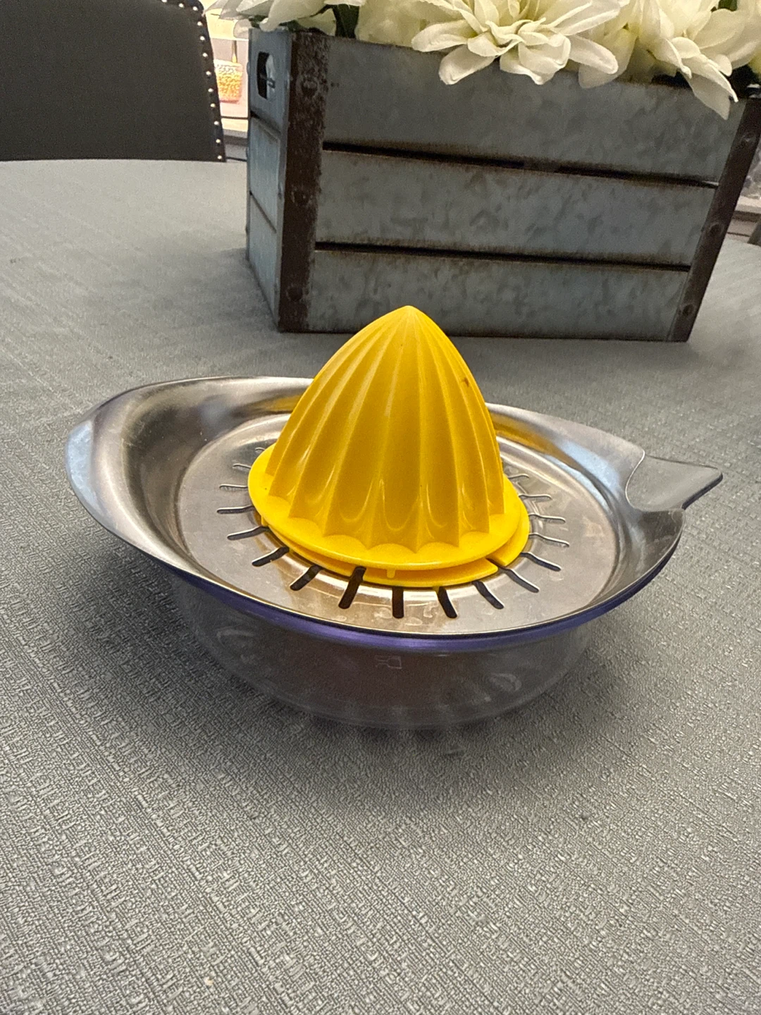 Yellow Lemon/Citrus Juicer