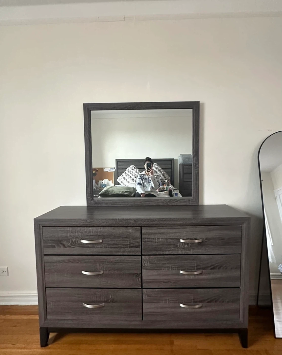 Moving out sale! Dresser with mirror - Gray