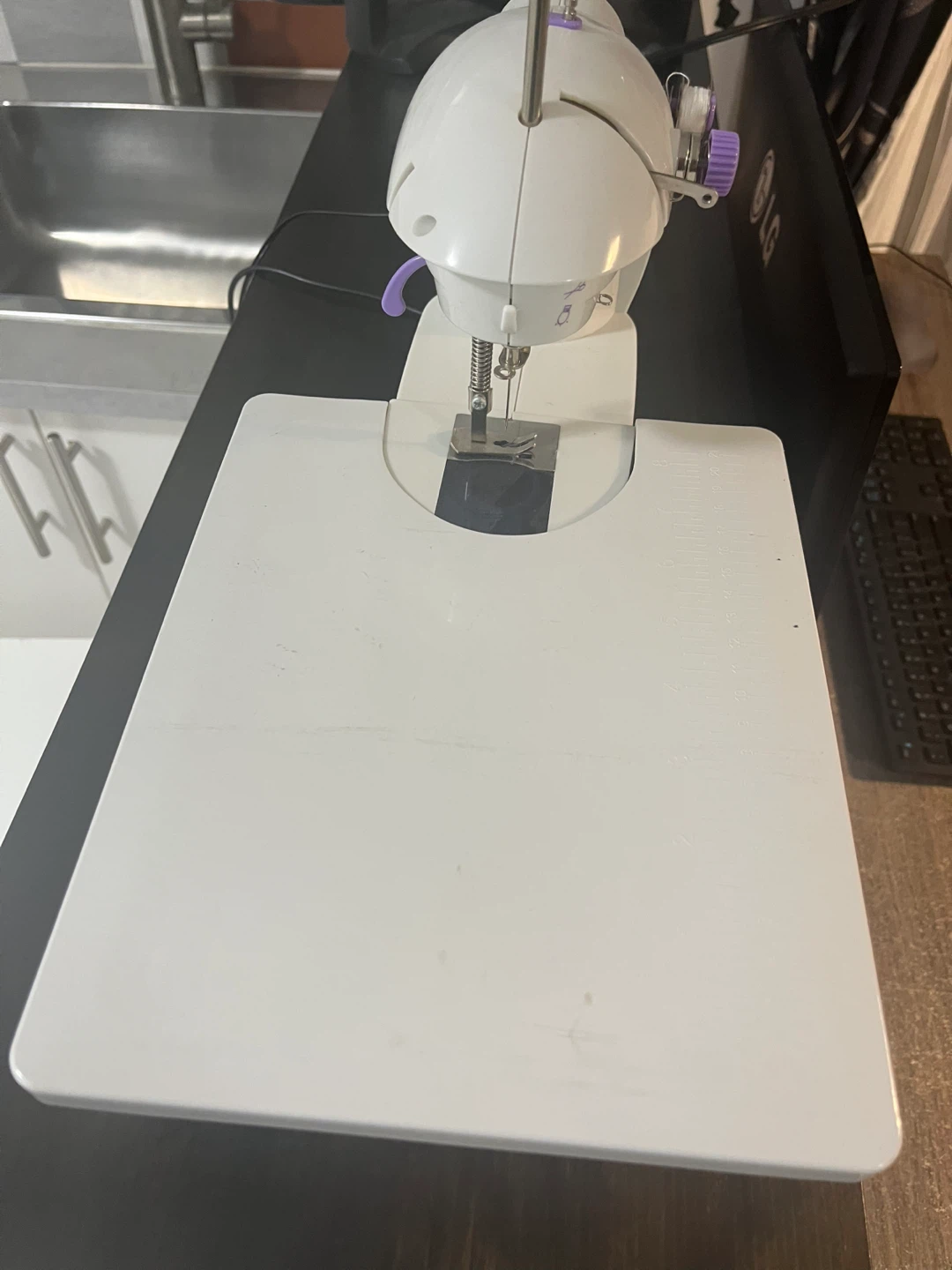 Mini Sewing Machine - Portable - photo 2