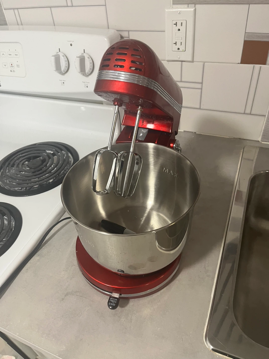 Red Stand Mixer - photo 2