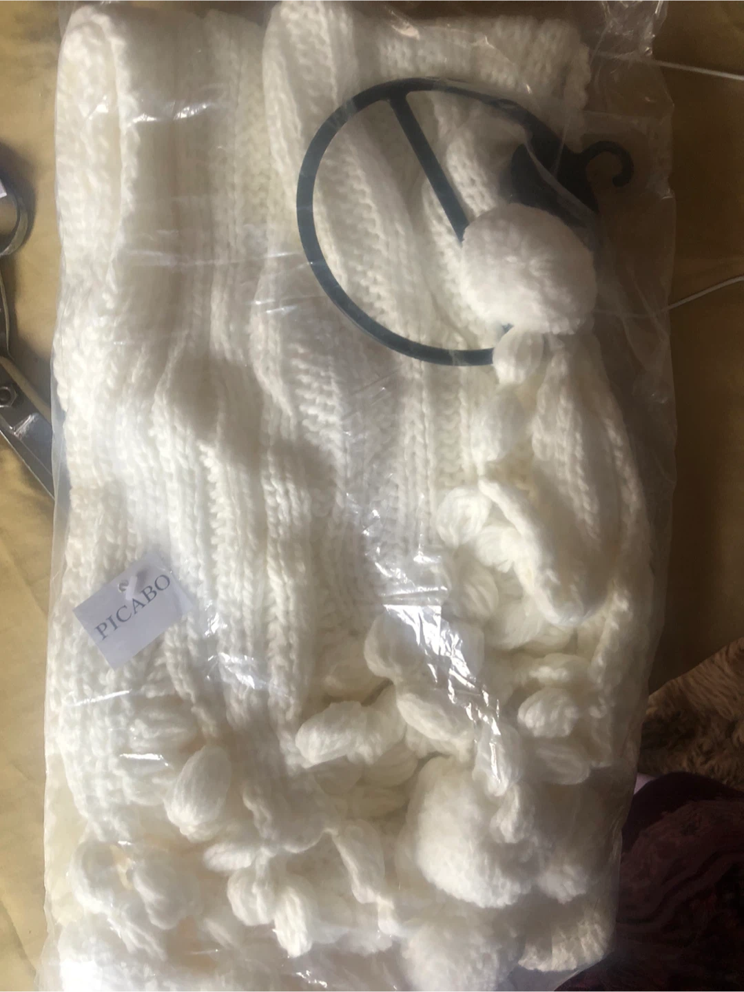 Picabo White Knit Scarf