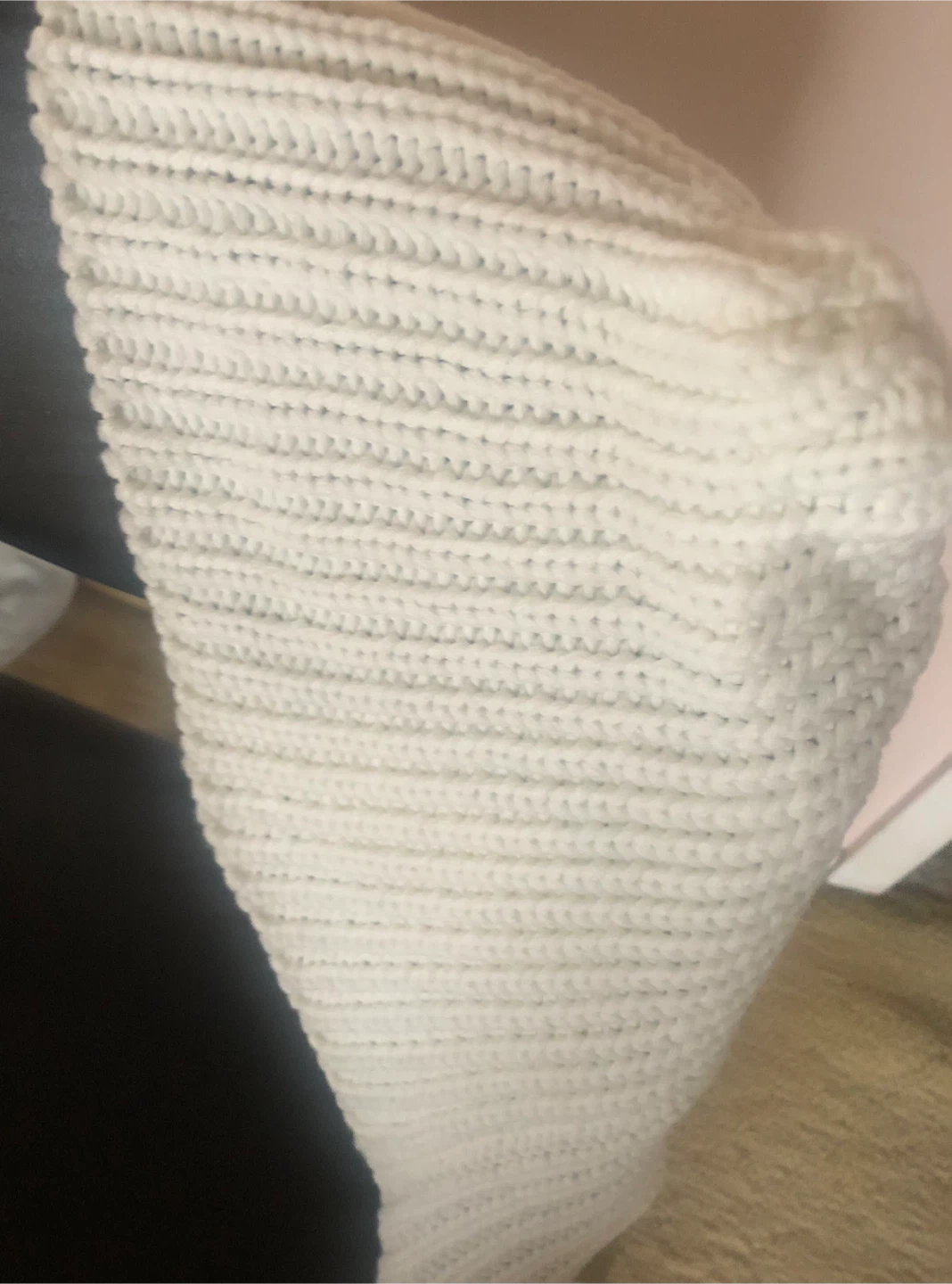 Picaro White Knit Scarf with Pockets - photo 3