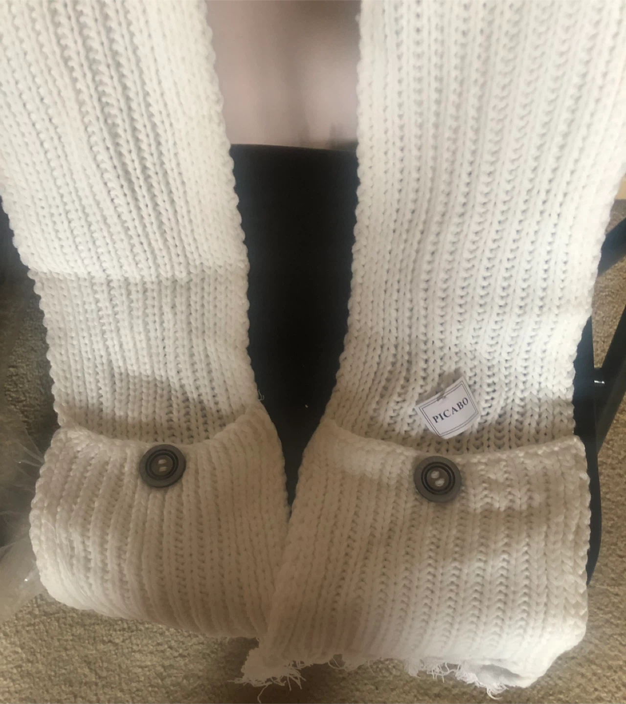 Picaro White Knit Scarf with Pockets - photo 2
