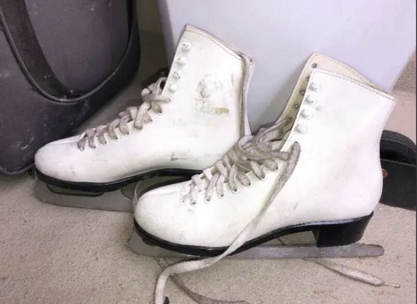 Bauer White Ice Skates - Size 8