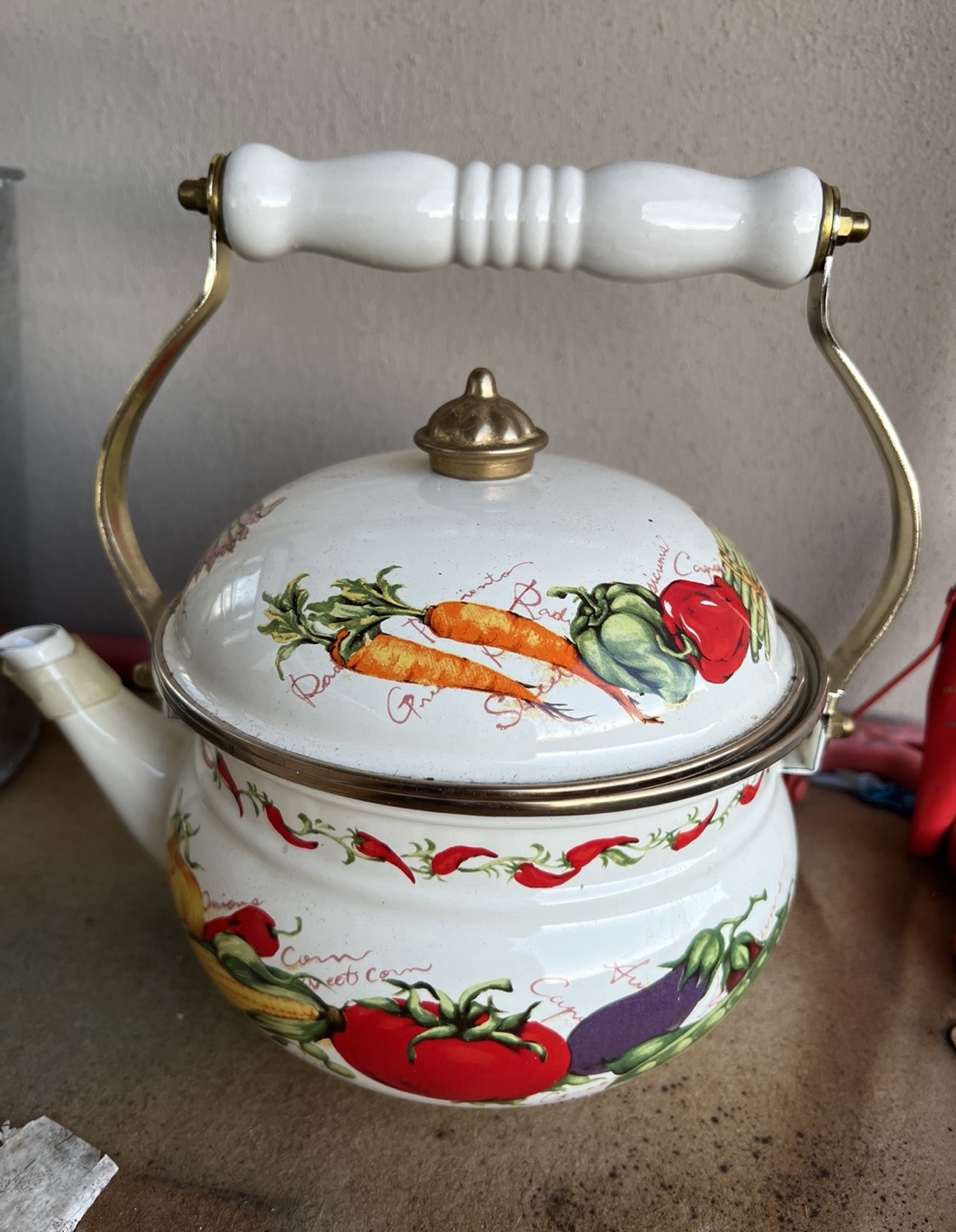 Vintage-Vegetable Print Enamel Kettle