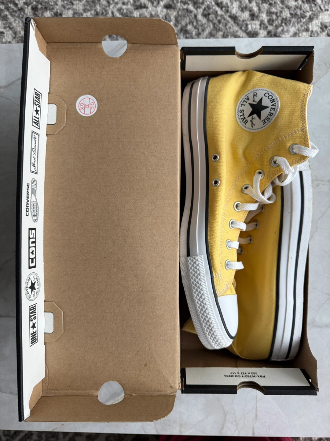 Converse Chuck Taylor All Star High Top - Size 12 Mens - photo 3