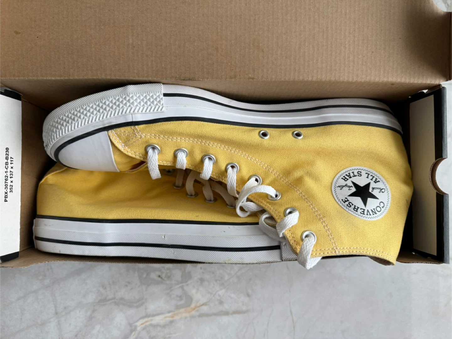 Converse Chuck Taylor All Star High Top - Size 12 Mens - photo 2