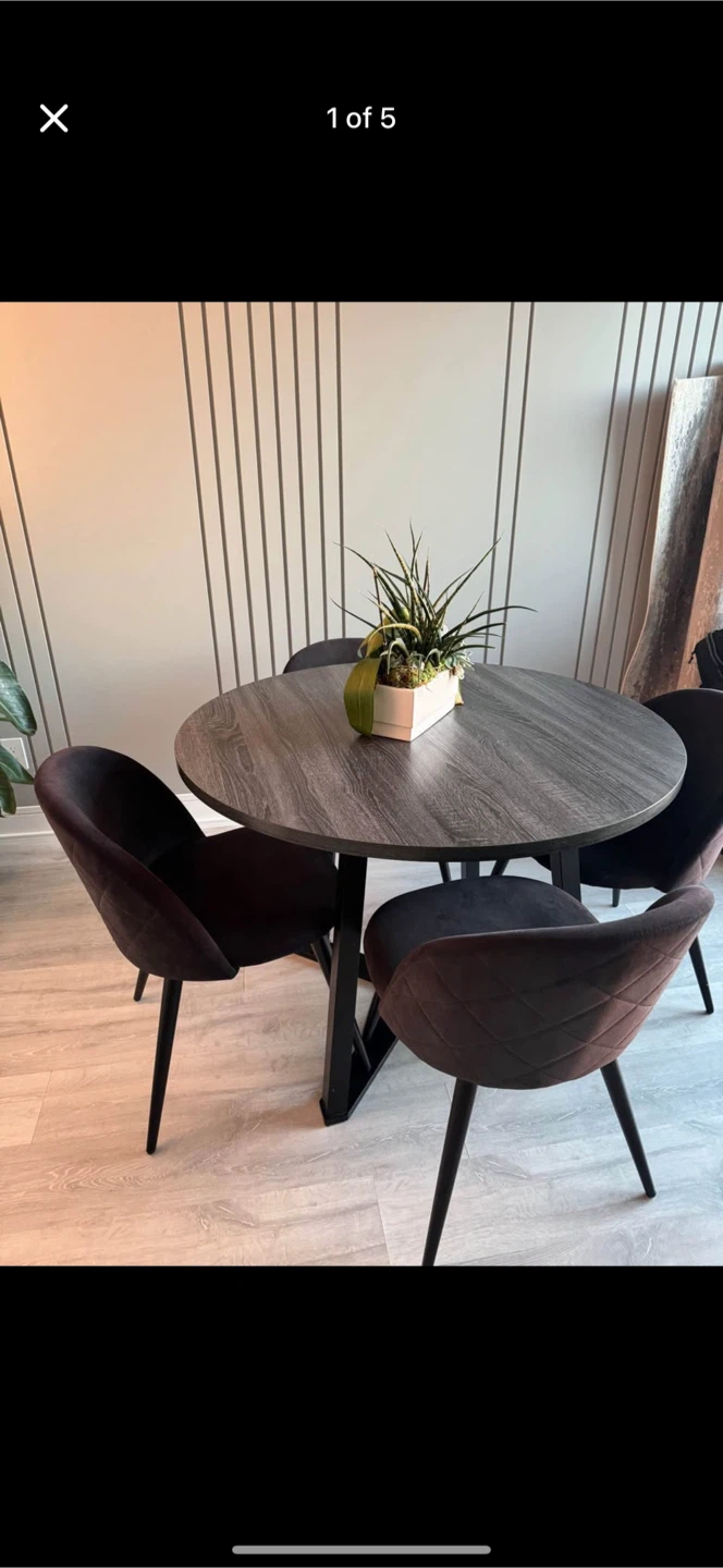 Round Dining Table with 4 Chairs