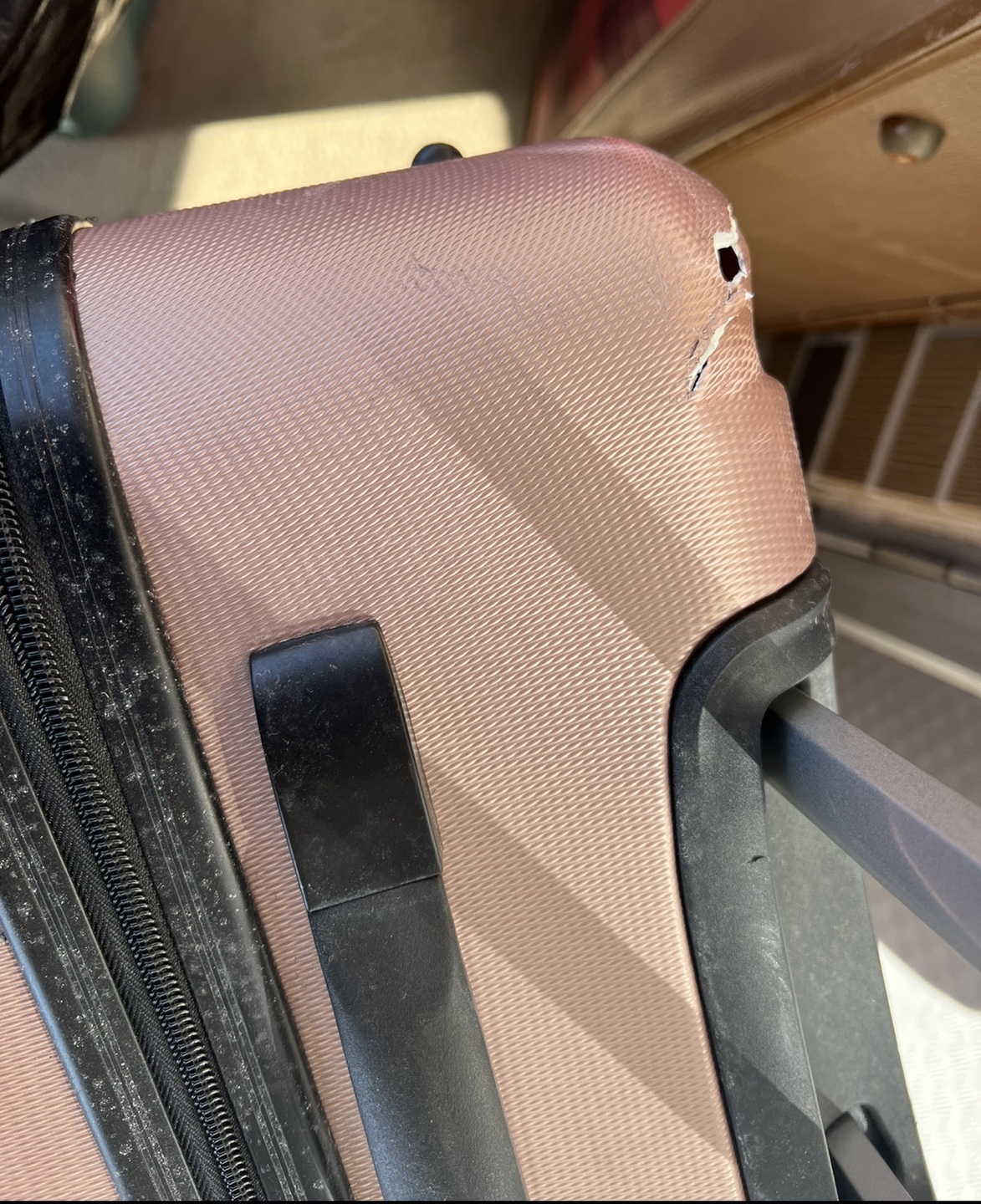 Jetstream Hard Shell Suitcase - photo 3