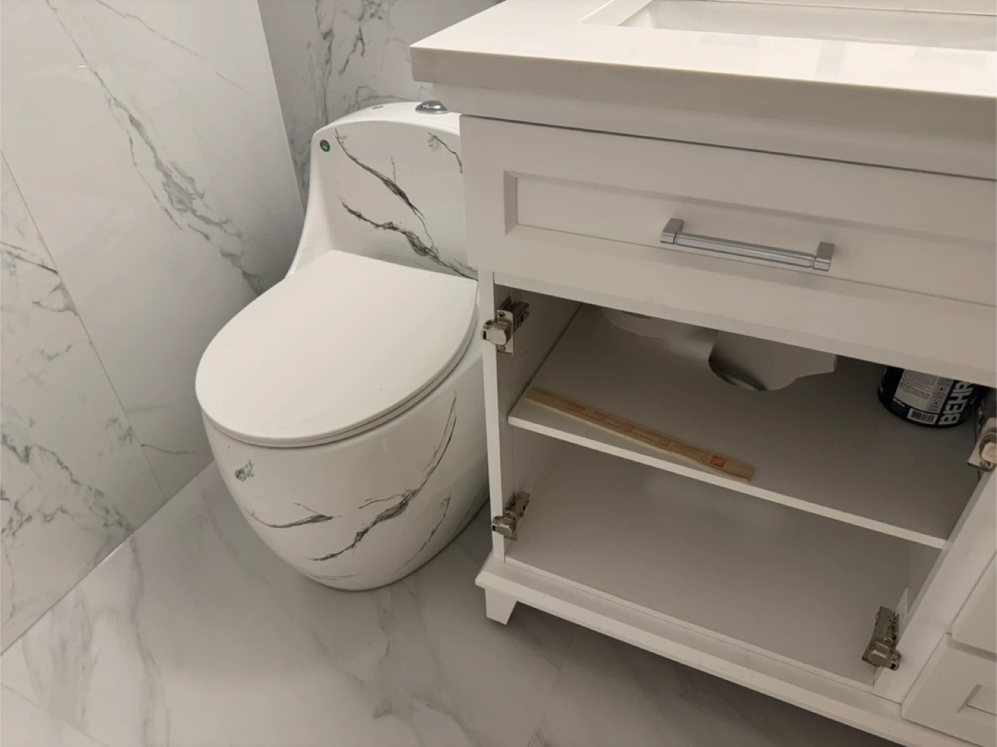 Brand new Toilet in the Box for sale ( same as on the Picture )