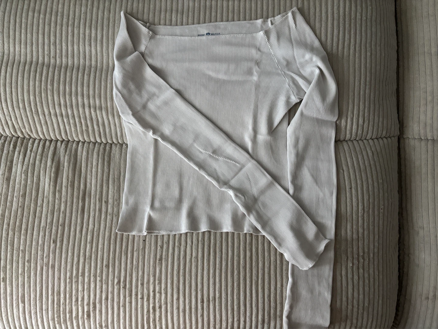 BRANDY MELVILLE - Long Sleeve Top