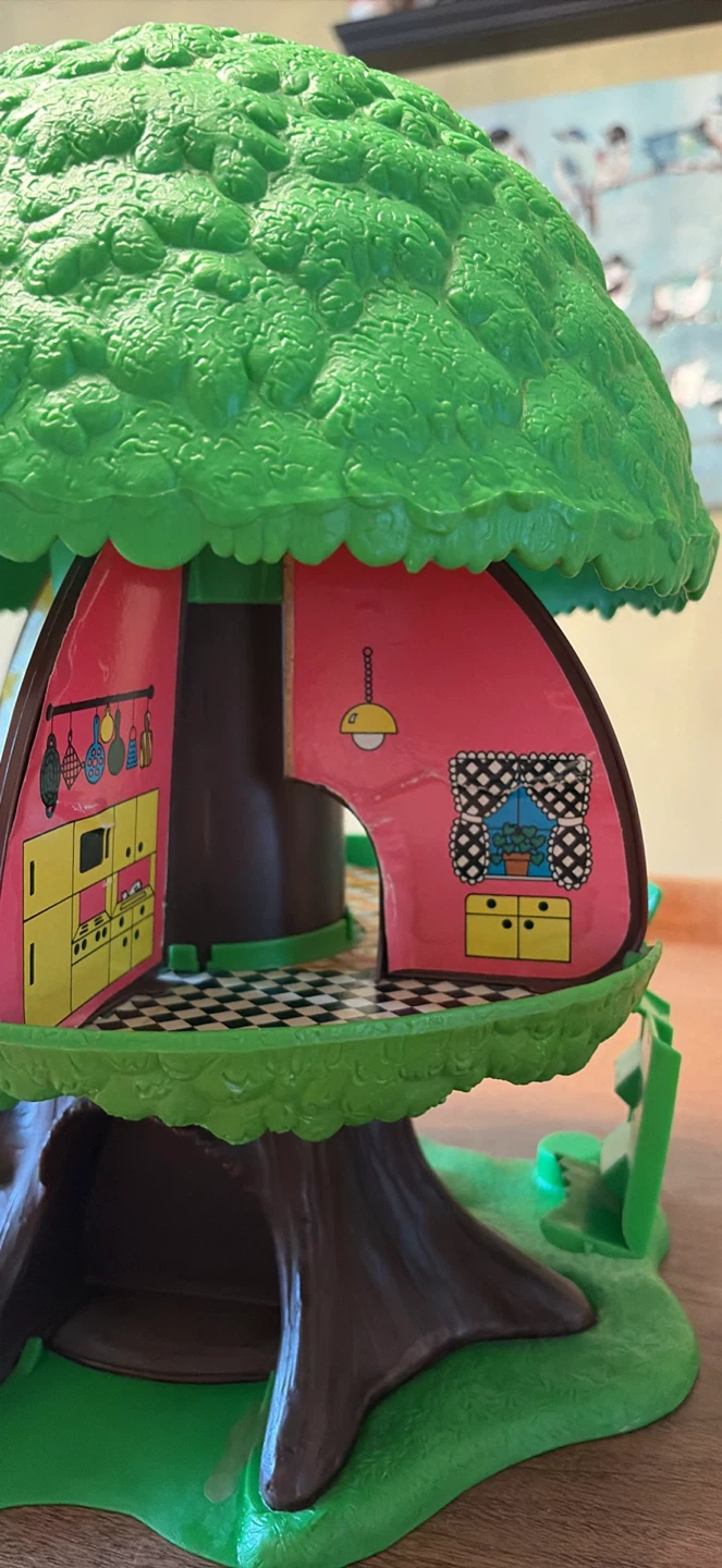 Vintage 1975 Fisher-Price Treehouse + Furniture - photo 3