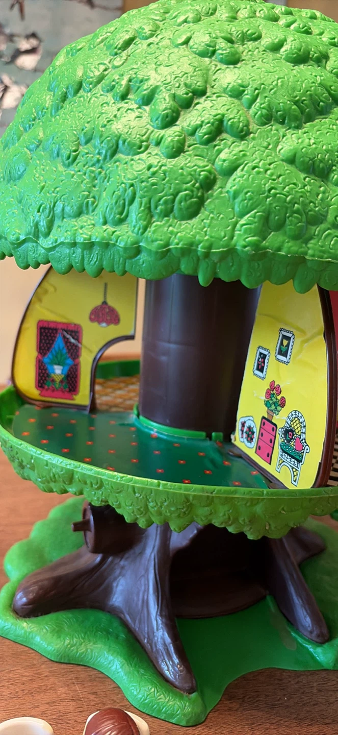 Vintage 1975 Fisher-Price Treehouse + Furniture - photo 2