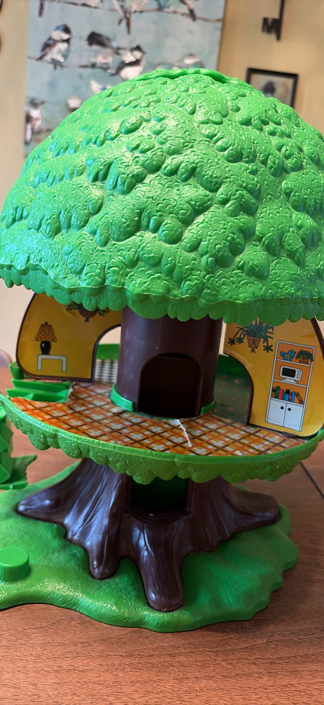 Vintage 1975 Fisher-Price Treehouse + Furniture - photo 4