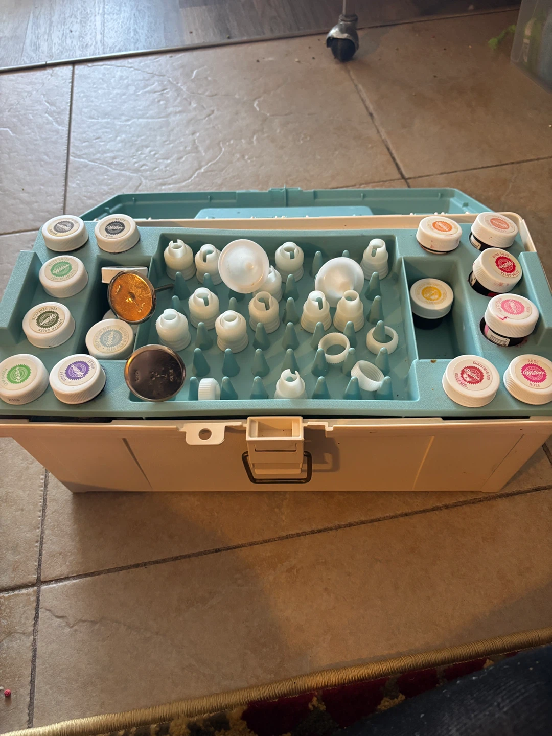 Cake Decorating / Wilton, etc… - photo 2