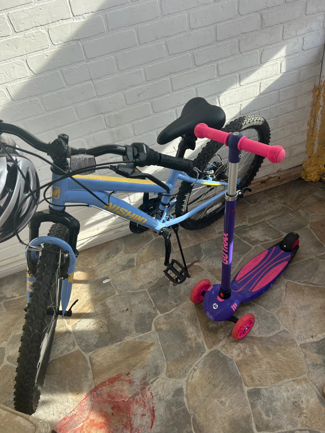 Bicicletas y scooter