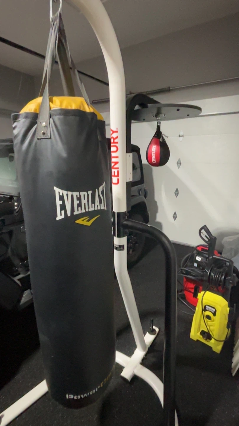 Everlast Heavy Bag & Century Speed Bag with Platform stand - photo 3