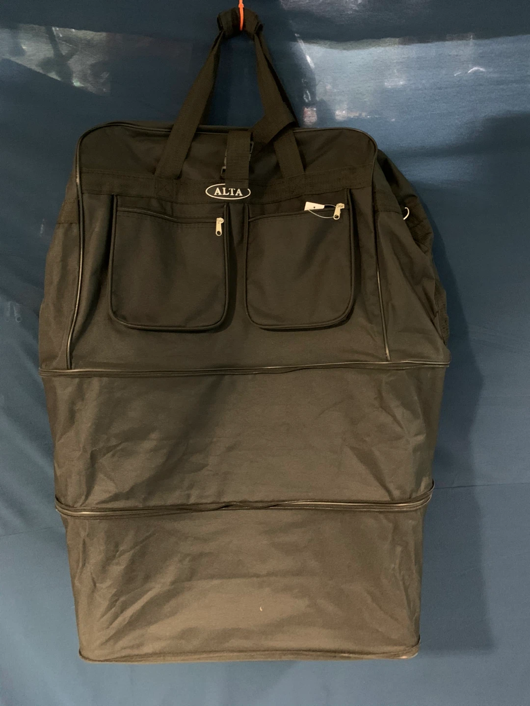ALTA Black Rolling Duffel Bag - photo 3