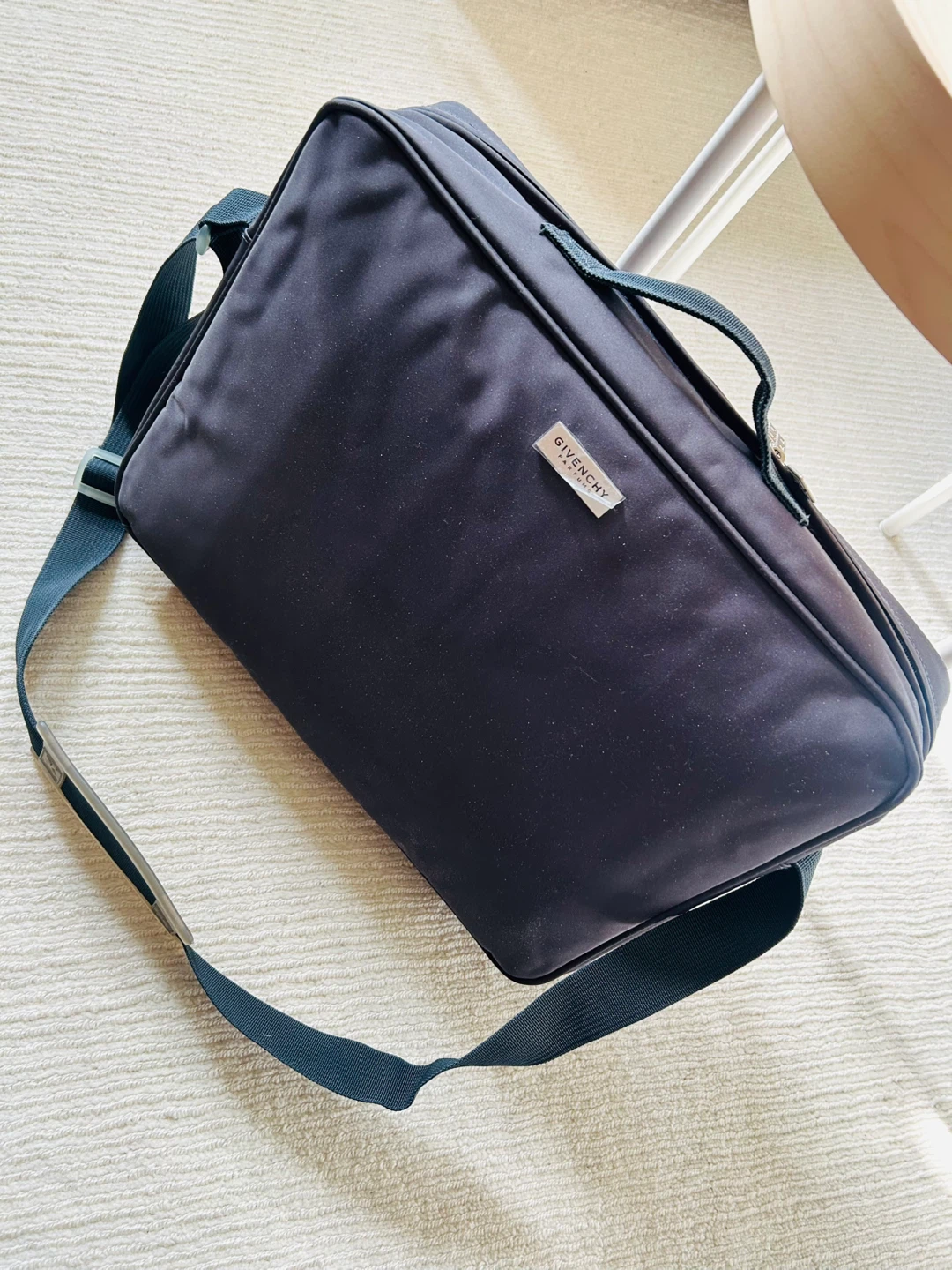 NEW GEVENCHY Parfums Crossbody Laptop Bag (up to 17.1”) - photo 2