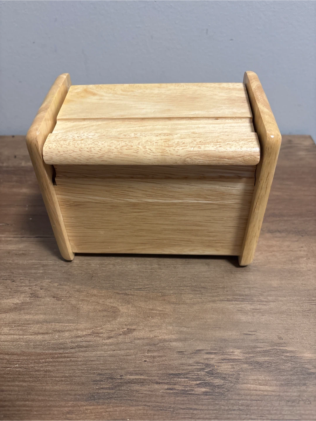 Vintage Tudor Natural Wood Recipe Box - photo 2