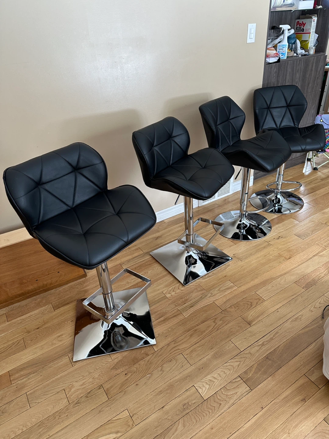 Luxury Modern Faux Leather Swivel Barstool Chairs (CAN DELIVER)