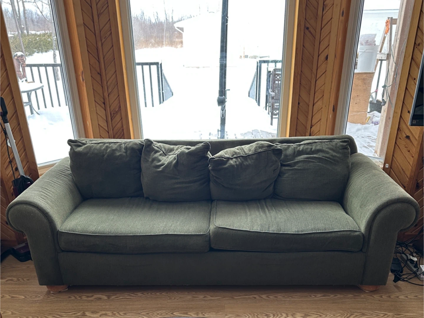 Beautiful Green Sklar Peppler 3-Seater Sofa (CAN DELIVER)