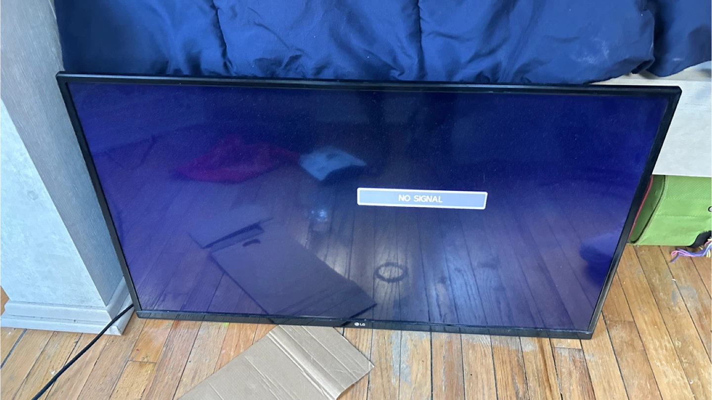 LG 40" LED SMART TV - photo 2
