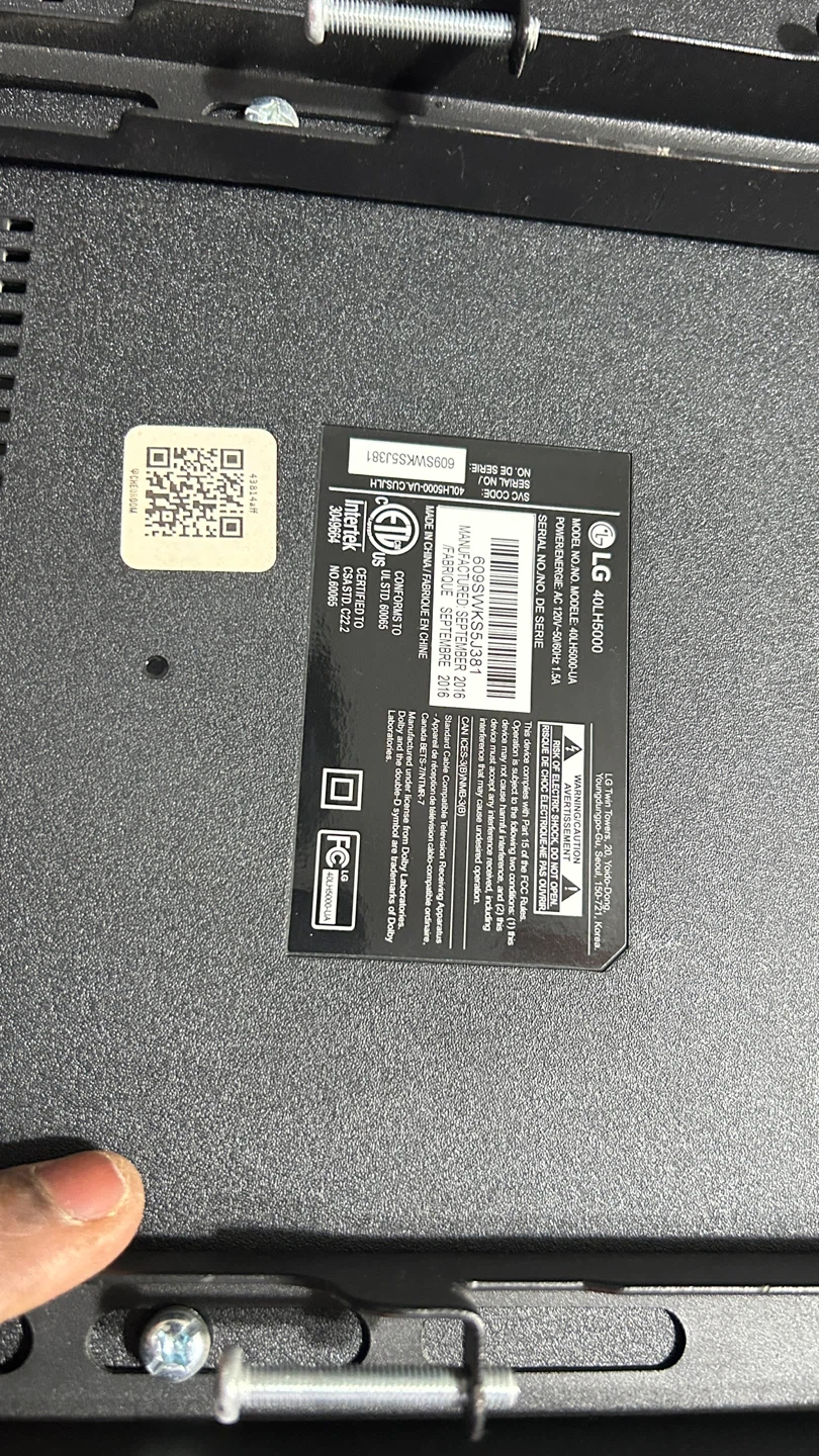 LG 40" LED SMART TV - photo 3